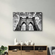 Brooklyn Bridge Black and White | Glass Wall Art - Artdesigna